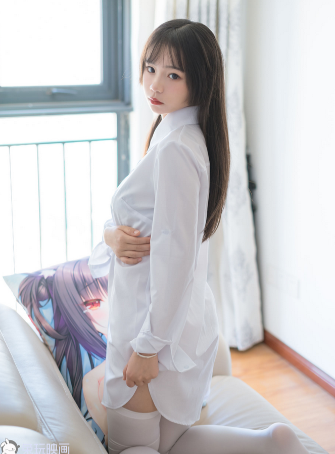 兔玩映画 萝莉的衬衫一级棒！白色衬衫与白色丝袜写真资源合集下载