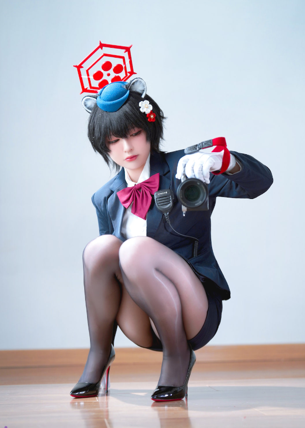 黑丝御姐半半子写真图片以及视频合集下载