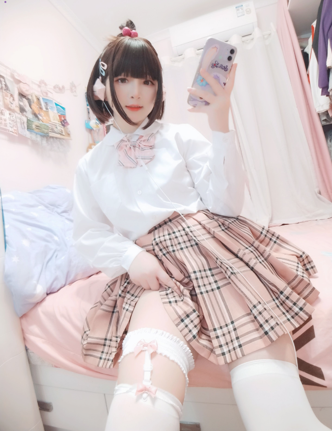 黑丝御姐古川Kagura紧急企划写真图包合集下载