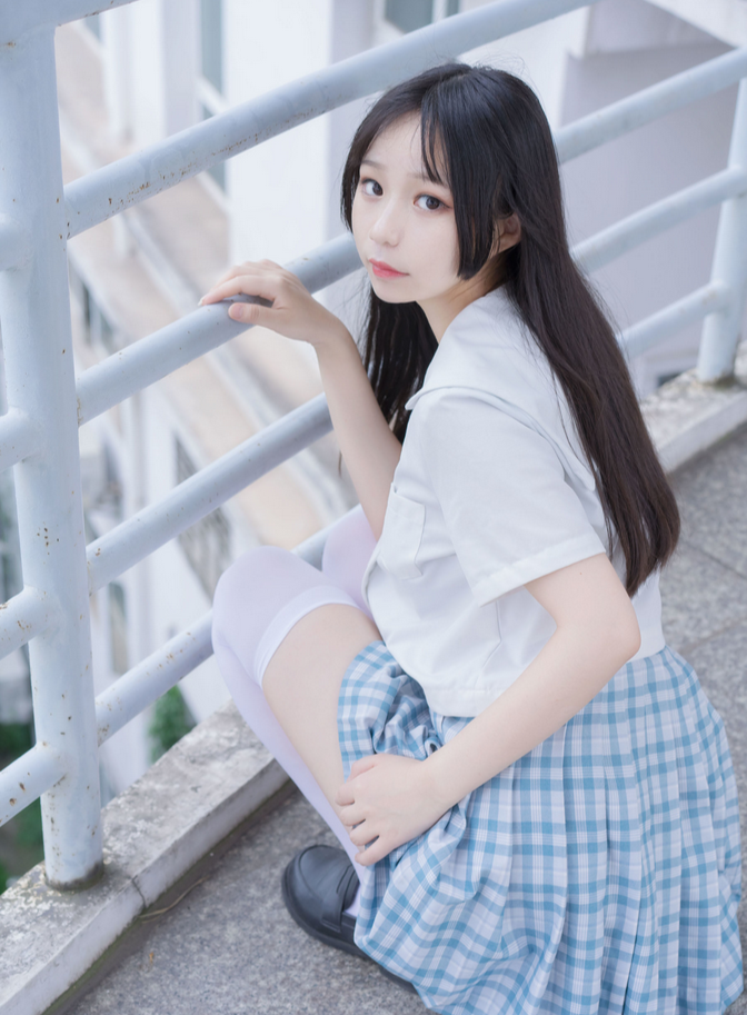 制服诱惑 喵糖映画旗下模特白色格子裙写真资源合集下载