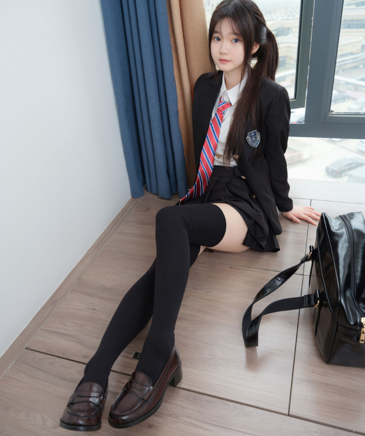 白丝美腿福利 小恩紧急企划写真资源合集下载 白丝美腿福利 小恩紧急企划写真资源合集下载