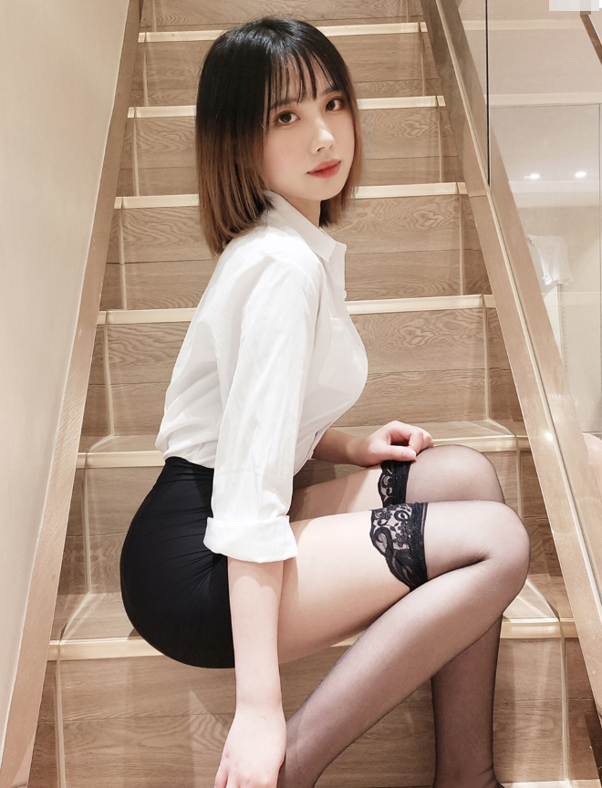 白丝美腿福利念雪 写真图片以及视频合集下载