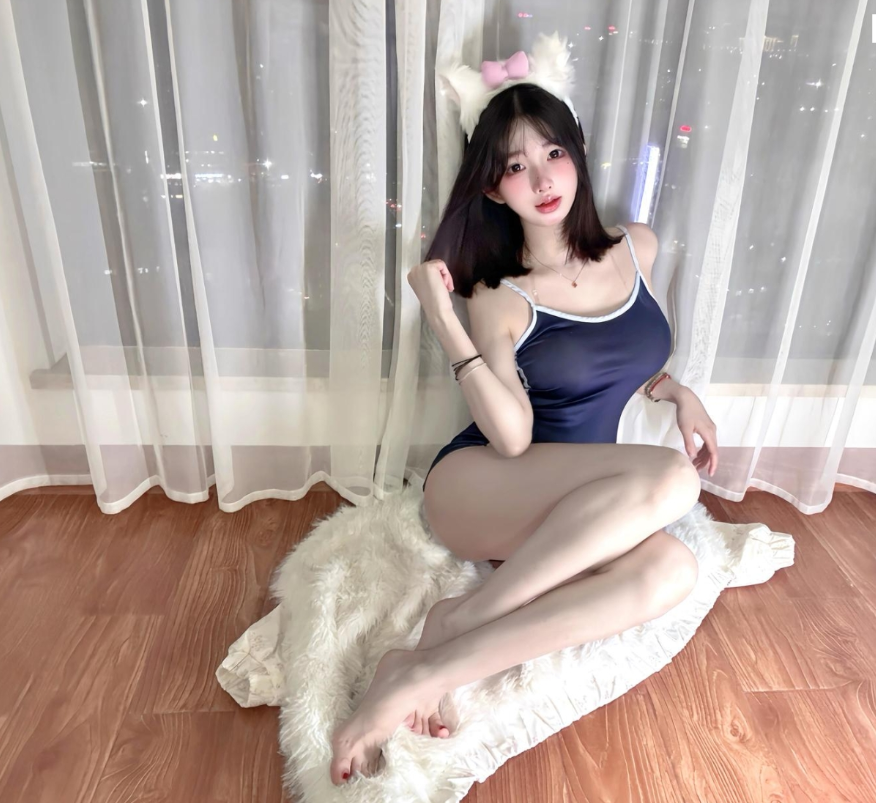 白丝美腿福利是只小甜宠写真图包合集下载