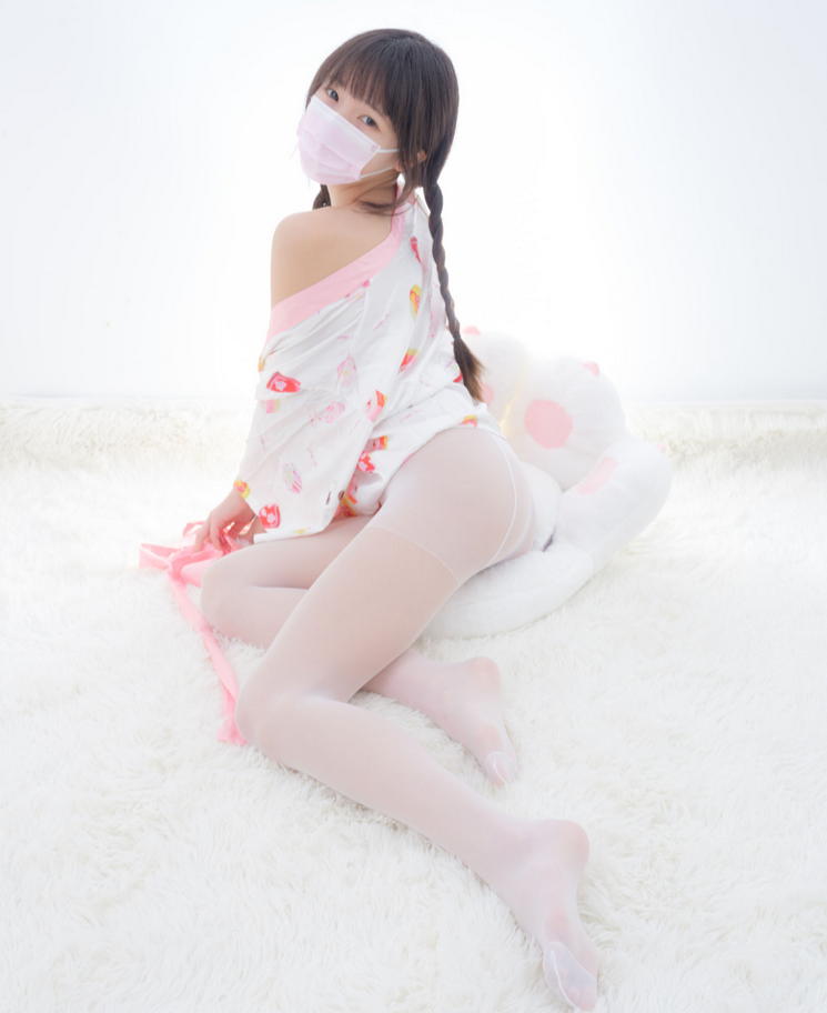 森罗财团萝莉少女 春雪：白色丝袜主题写真