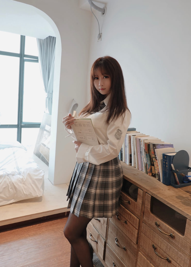 丝袜美腿福利 是依酱呀 星空摄影写真资源合集下载