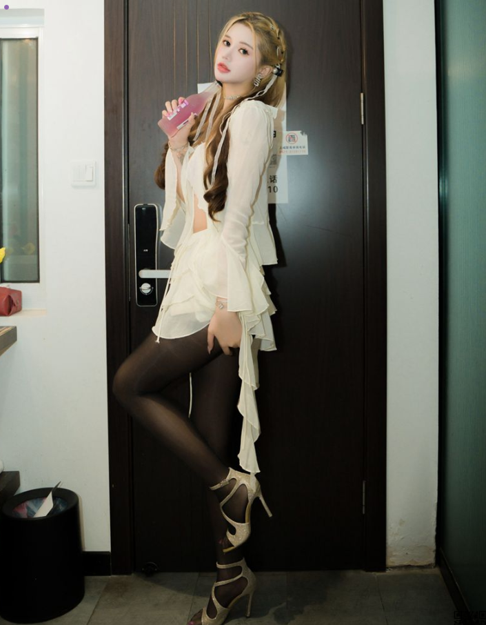 丝袜美腿福利杨可可模范学院写真图片以及视频合集下载 丝袜美腿福利杨可可模范学院写真图片以及视频合集下载