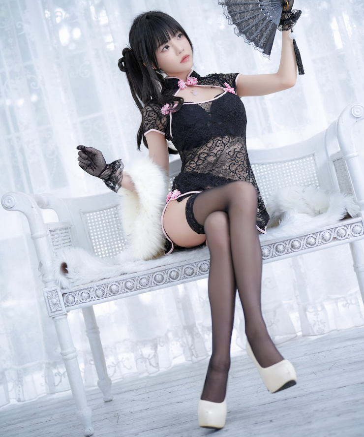 优雅魅惑 桜桃喵喵写真：黑色蕾丝旗袍主题
