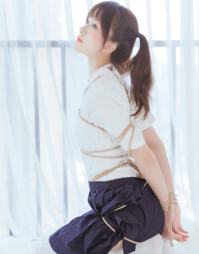 桜桃喵2023摄影风格解析:从清纯JK到暗黑私房的视觉探索 桜桃喵2023摄影风格解析:从清纯JK到暗黑私房的视觉探索