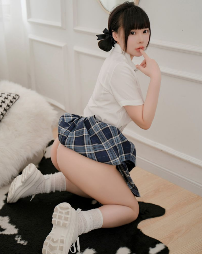 制服诱惑水塔塔 模范学院写真图包合集下载 制服诱惑水塔塔 模范学院写真图包合集下载