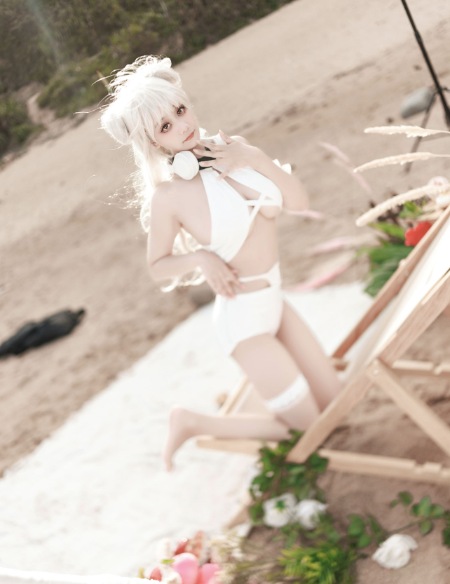 丝袜美女阿雪雪写真图片以及视频合集下载