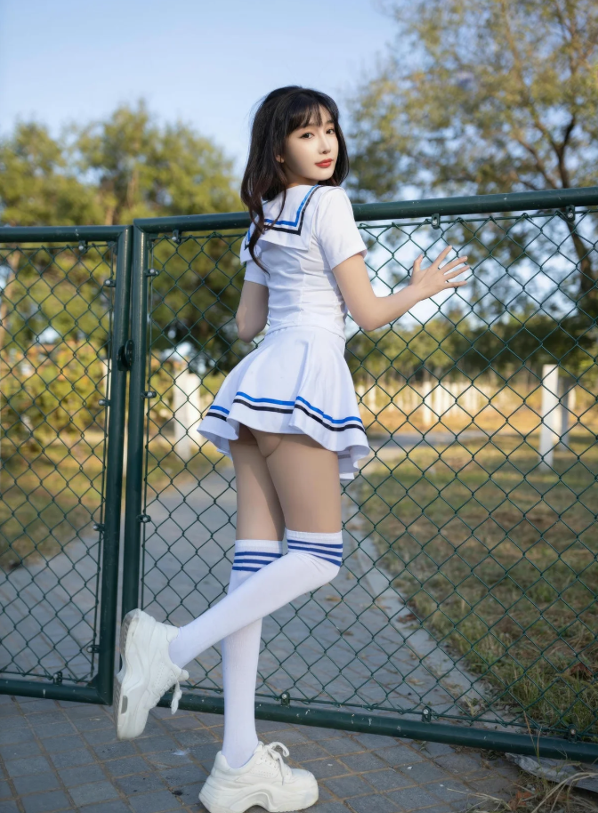 丝袜美腿福利 陆萱萱秀人网写真套图合集下载