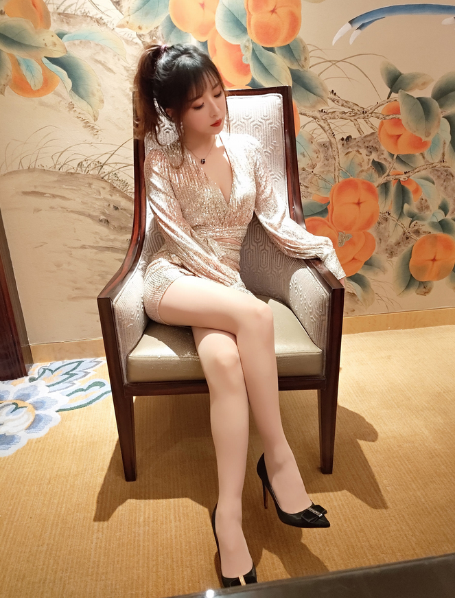 斗鱼主播小女巫露娜 亮片裙肉丝写真资源合集下载 斗鱼主播小女巫露娜 亮片裙肉丝写真资源合集下载