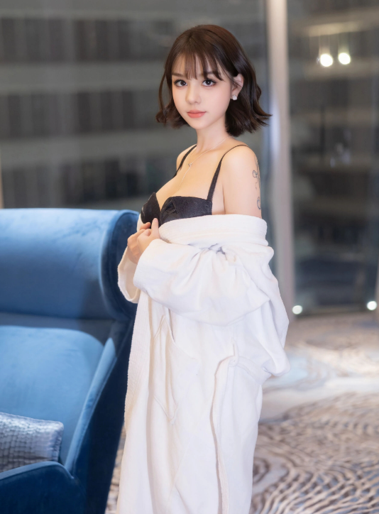 黑丝御姐黎苏苏秀人网写真资源合集下载 黑丝御姐黎苏苏秀人网写真资源合集下载