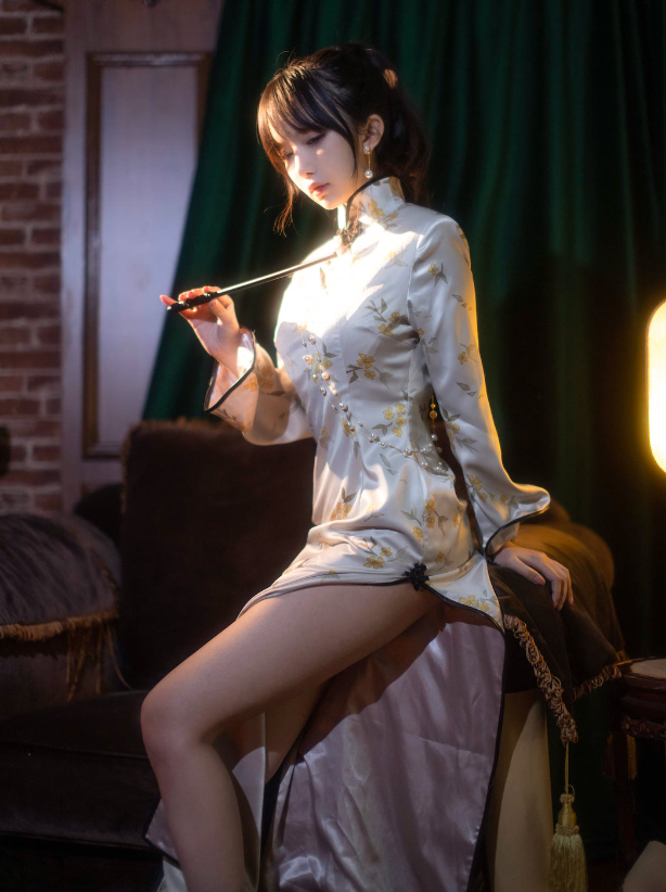 黑丝御姐 Shika小鹿鹿 写真图包合集下载