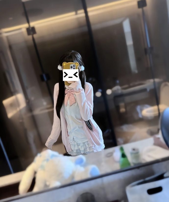 一口幼桃 清纯 软萌少女的居家甜心写真套图合集下载