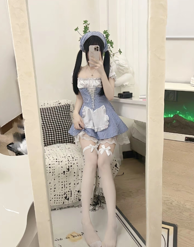 一口幼桃 清纯 软萌少女的居家甜心写真套图合集下载