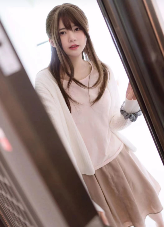 制服诱惑性感一米八的大梨子修女写真写真资源合集下载