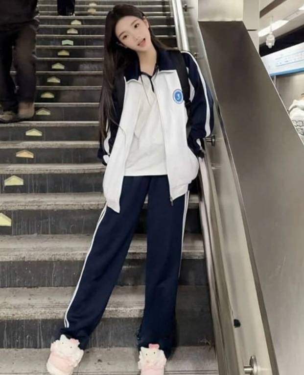 制服诱惑可爱学妹于炜婕放学后的邂逅写真图片以及视频合集下载 制服诱惑可爱学妹于炜婕放学后的邂逅写真图片以及视频合集下载