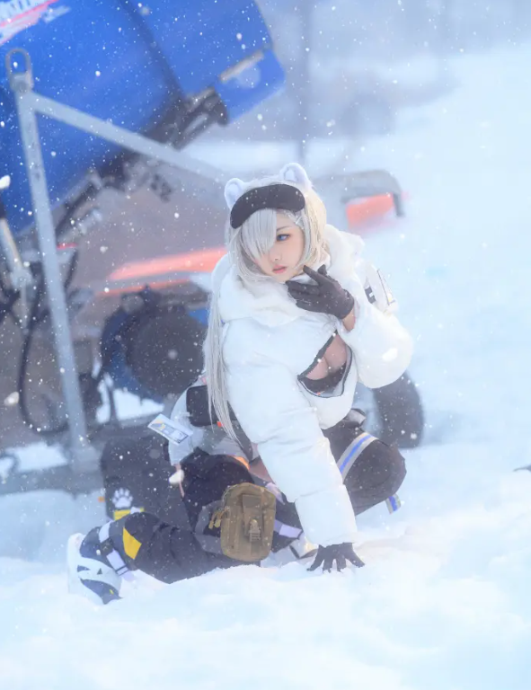 制服诱惑破冰美人亦南南南极地探险主题写真资源合集下载