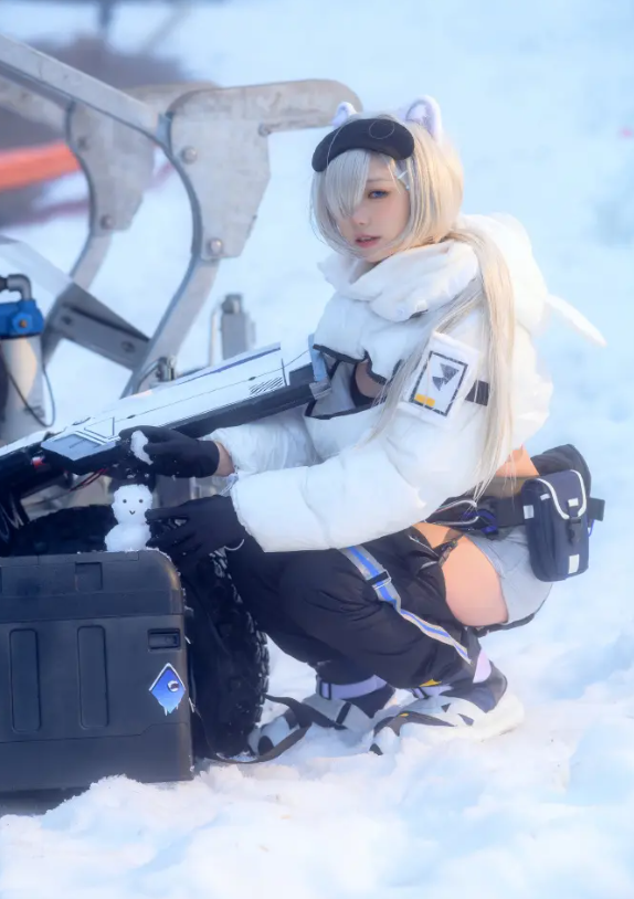 制服诱惑破冰美人亦南南南极地探险主题写真资源合集下载