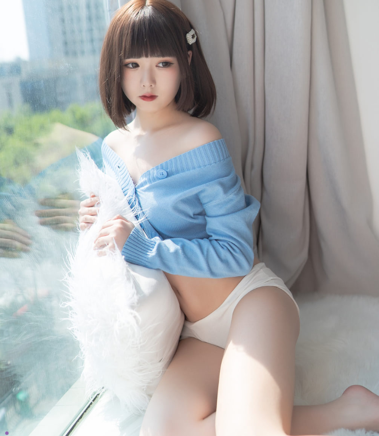 向小圆窗边柔情写真图片以及视频合集下载 向小圆窗边柔情写真图片以及视频合集下载