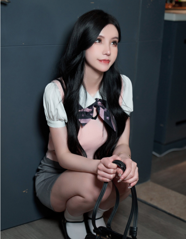 制服诱惑秀人网娇俏周于希sally制服回眸写真图片以及视频资源合集