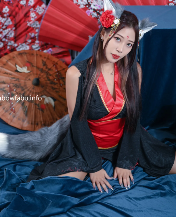 制服诱惑妖娆夏暮光和风狐妖写真套图合集下载