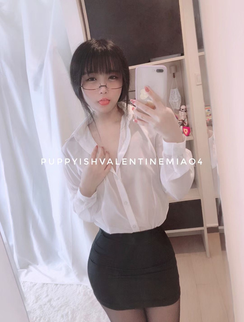 制服诱惑 奶萝喵四 知性性感自拍 写真图片以及视频资源合集下载