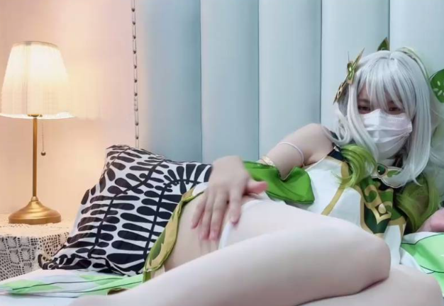 制服诱惑 可爱小熊奈奈居家学生制服写真套图合集下载