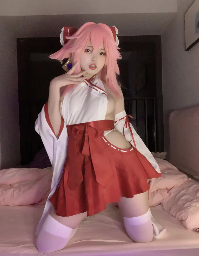 私房照片 迷人小瑶幺幺魅惑神子Cosplay写真资源合集下载