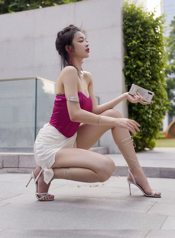 微密圈徐珺大哥时尚街拍蹲姿写真图片以及视频合集下载 微密圈徐珺大哥时尚街拍蹲姿写真图片以及视频合集下载