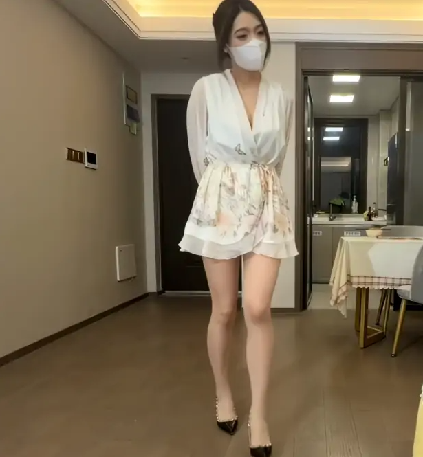 黑丝 糖心vlog 性感情深叉喔 夜店风写真资源合集下载