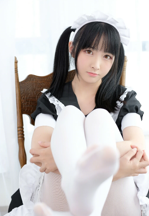 我才不是neko阳光下的温柔女仆写真套图合集下载