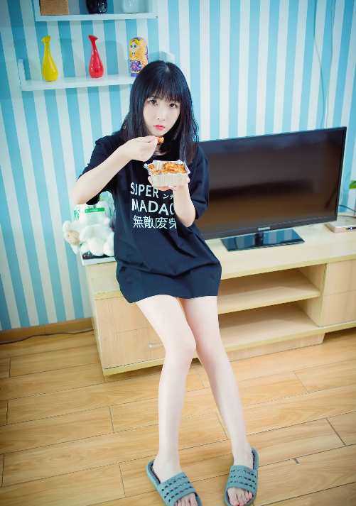 我才不是neko阳光下的温柔女仆写真套图合集下载