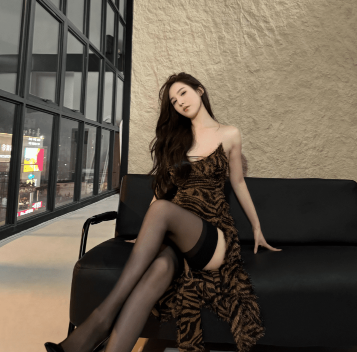 微密圈 我才是岚岚 街边独酌魅影写真资源合集下载