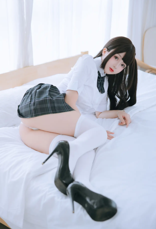 制服诱惑 娇羞日奈娇学妹制服诱惑写真图片以及视频合集下载