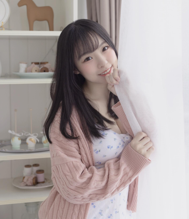 巨乳美女 甜美晴儿littlesshine 邻家女孩风情写真图片以及视频资源合集