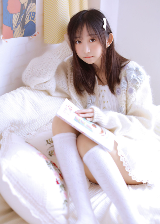 萝莉少女控少女日记甜美有鹿酱房间里的微笑写真图包合集下载