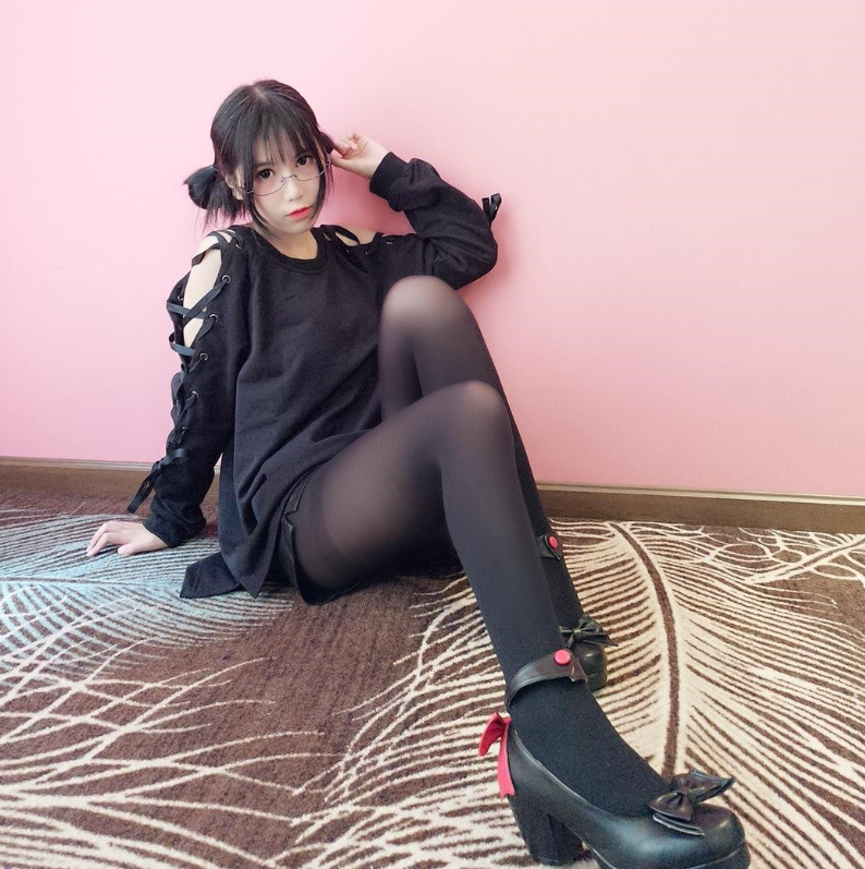 枸名 樱花下的梦幻邂逅写真图包合集下载