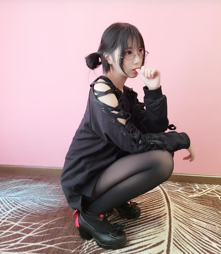 枸名 樱花下的梦幻邂逅写真图包合集下载 枸名 樱花下的梦幻邂逅写真图包合集下载