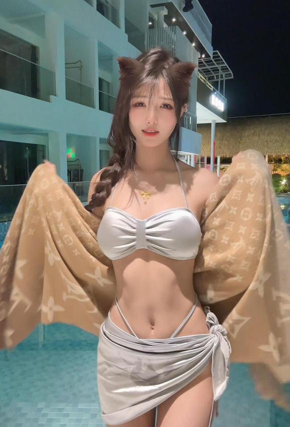 微密圈 巨乳美女 迷人梅美超甜夏夜泳池比基尼写真图片以及视频资源合集 微密圈 巨乳美女 迷人梅美超甜夏夜泳池比基尼写真图片以及视频资源合集