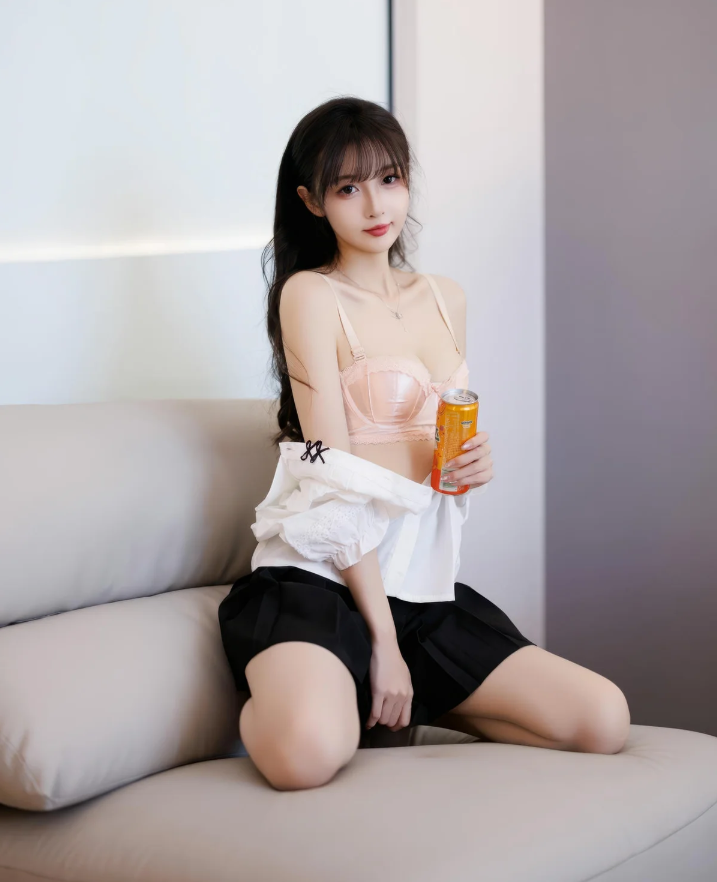 秀人网模特樱桃小阑子 清新校园风写真套图合集下载 秀人网模特樱桃小阑子 清新校园风写真套图合集下载