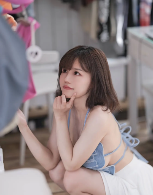 巨乳美女 迷人笔芯yo优优mi夏日海滩风情写真套图合集下载