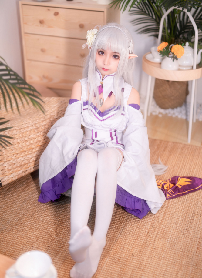 探索艾米利亚:兔玩映画的梦幻女神 | 男生必看的写真集推荐 探索艾米利亚:兔玩映画的梦幻女神 | 男生必看的写真集推荐