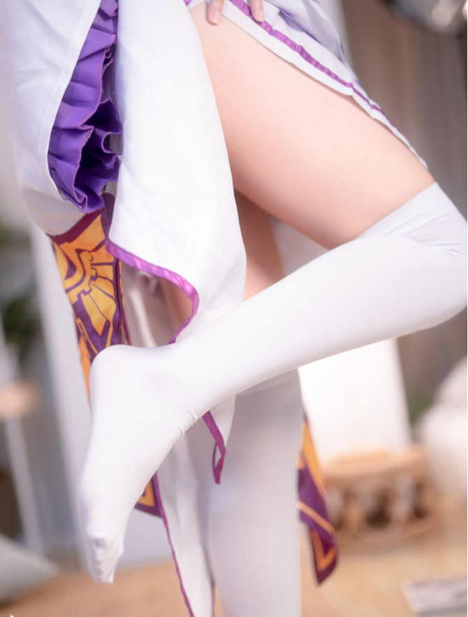 探索艾米利亚：兔玩映画的梦幻女神 | 男生必看的写真集推荐