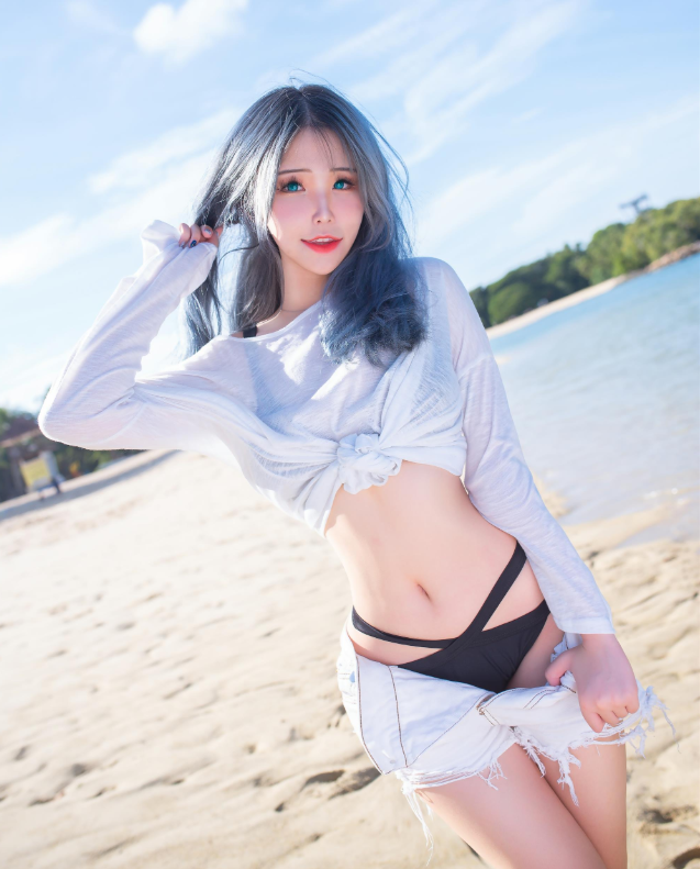 花リリ阳光海滩风情写真套图合集下载