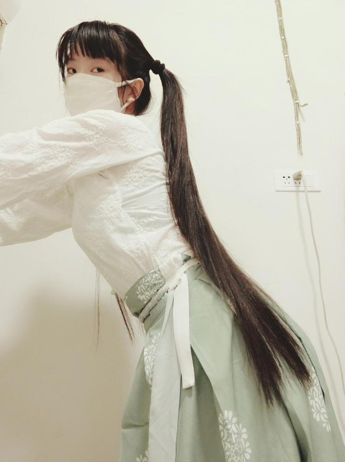 西尔酱 口罩汉服少女回眸写真图片以及视频合集