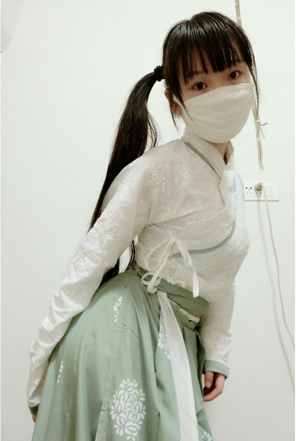 西尔酱 口罩汉服少女回眸写真图片以及视频合集