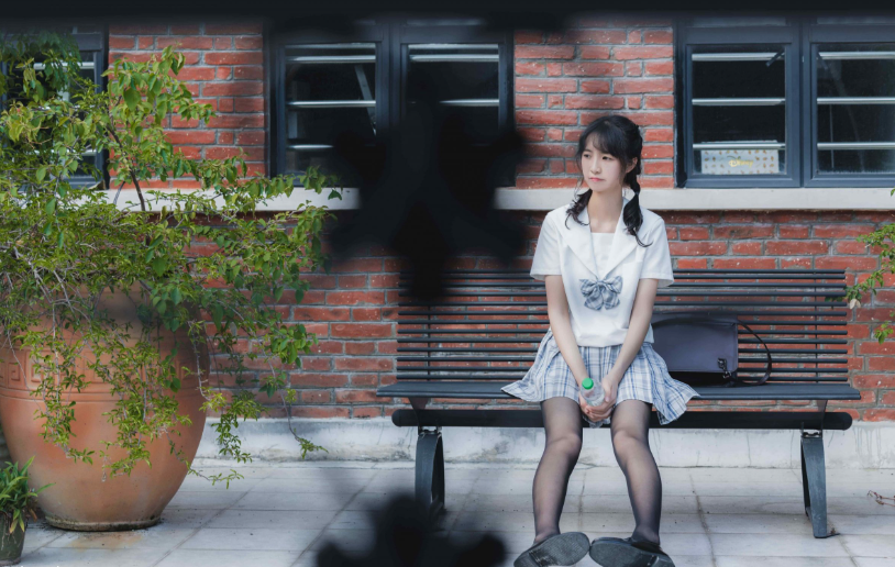 娇羞西瓜少女 窗边蜜语写真图包合集下载