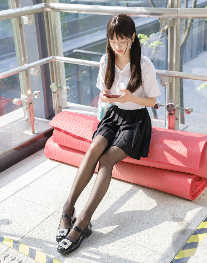 探索赤西夜夜:稚乖画册的清新女神 | 男生必看的写真集推荐 探索赤西夜夜:稚乖画册的清新女神 | 男生必看的写真集推荐